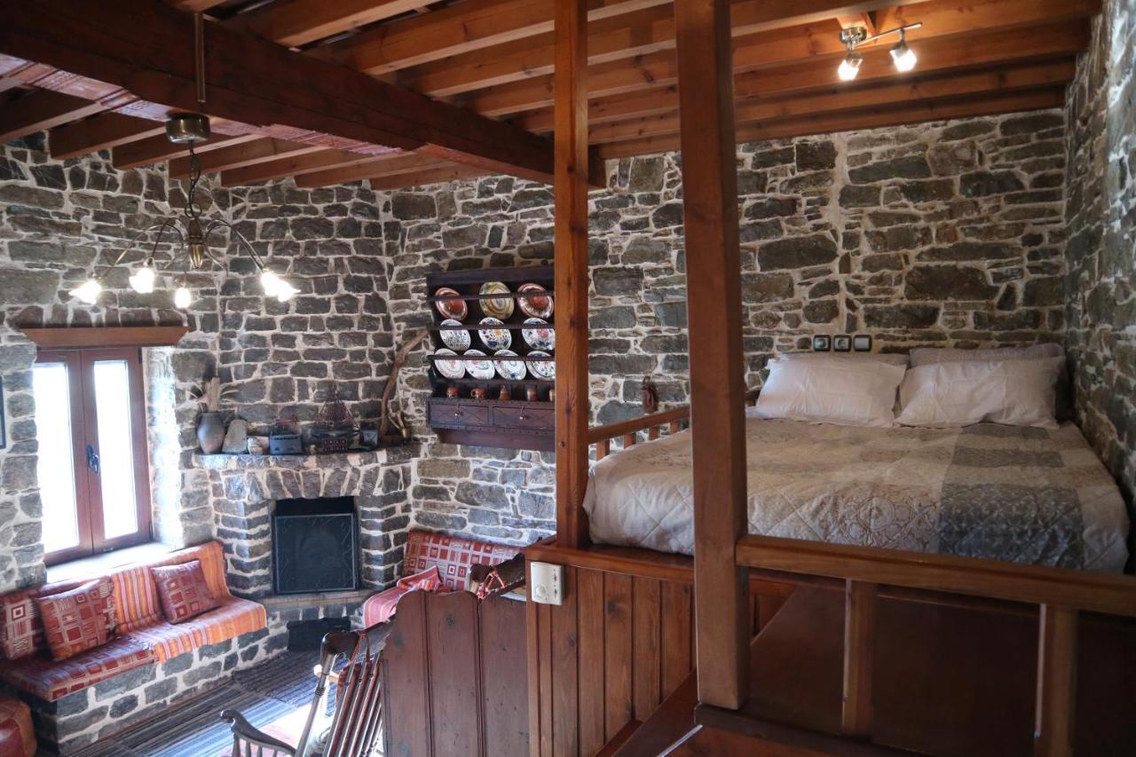 Echo Traditional House - Ηχώ Παραδοσιακό Σπίτι Embonas Exterior photo
