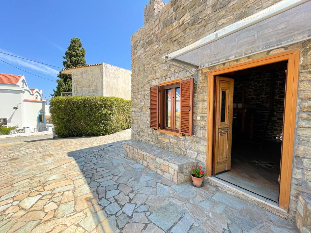 Echo Traditional House - Ηχώ Παραδοσιακό Σπίτι Embonas Exterior photo